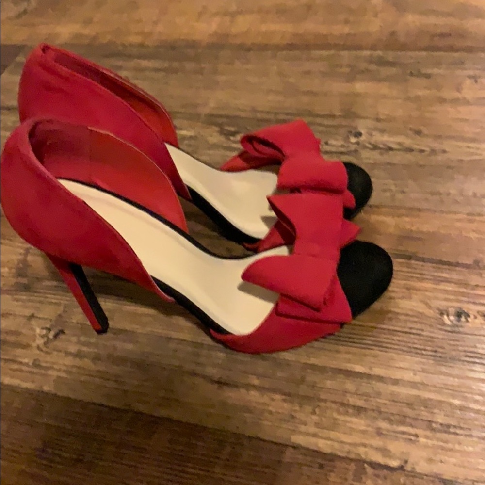 Heels - Picture 2 of 2